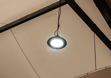 éclairage pour bâtiments industriels démontables et tentes industrielles