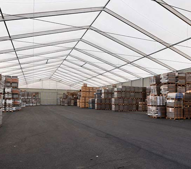 Utilisation des chapiteaux industriels pour le stockage