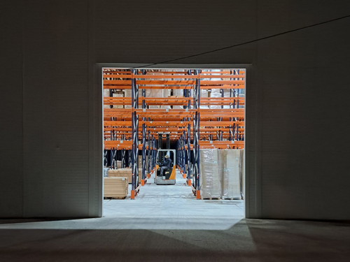Entrepôt industriel pour le stockage et la logistique