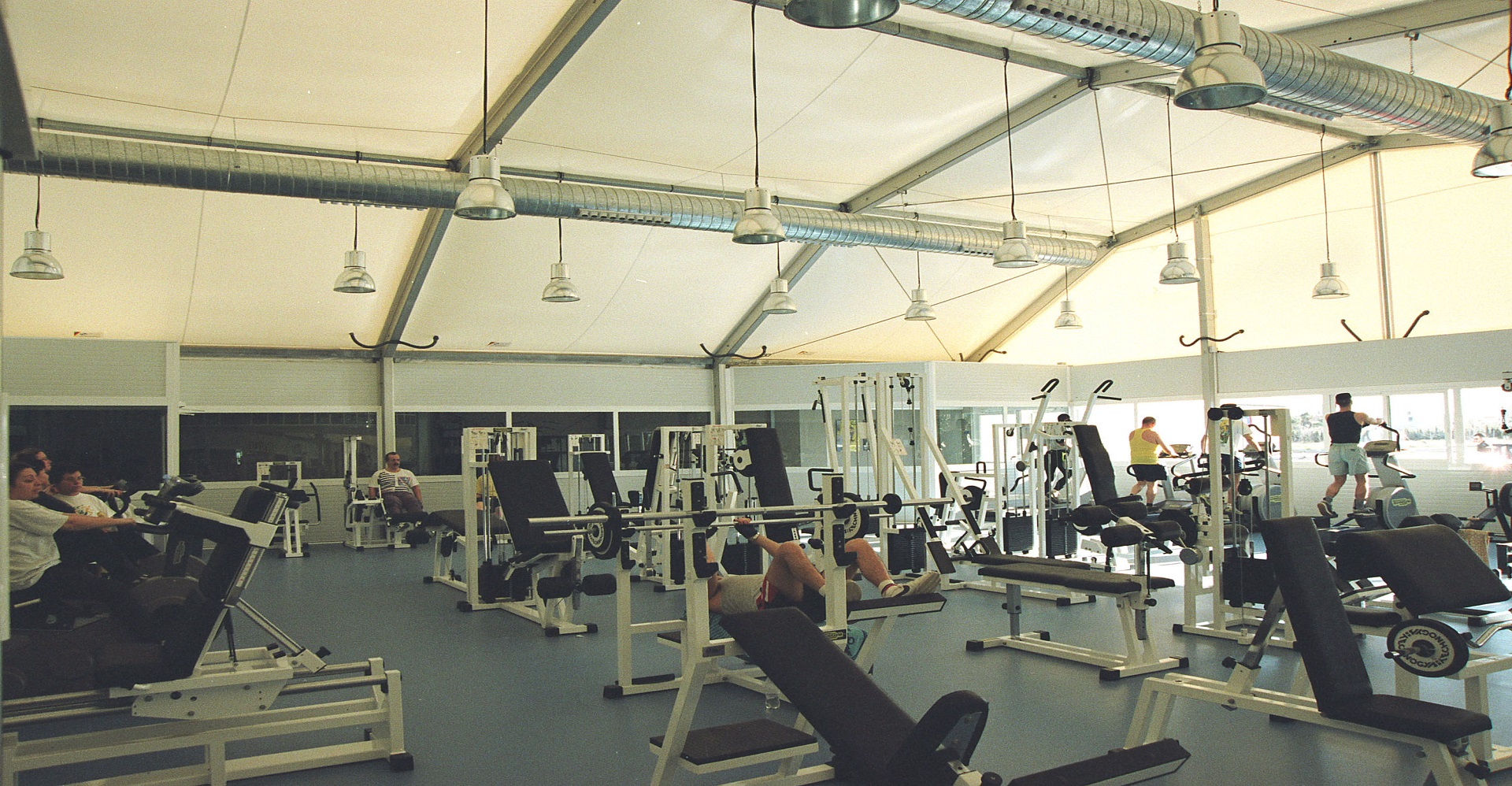 Bâtiments sportifs à structure en acier
