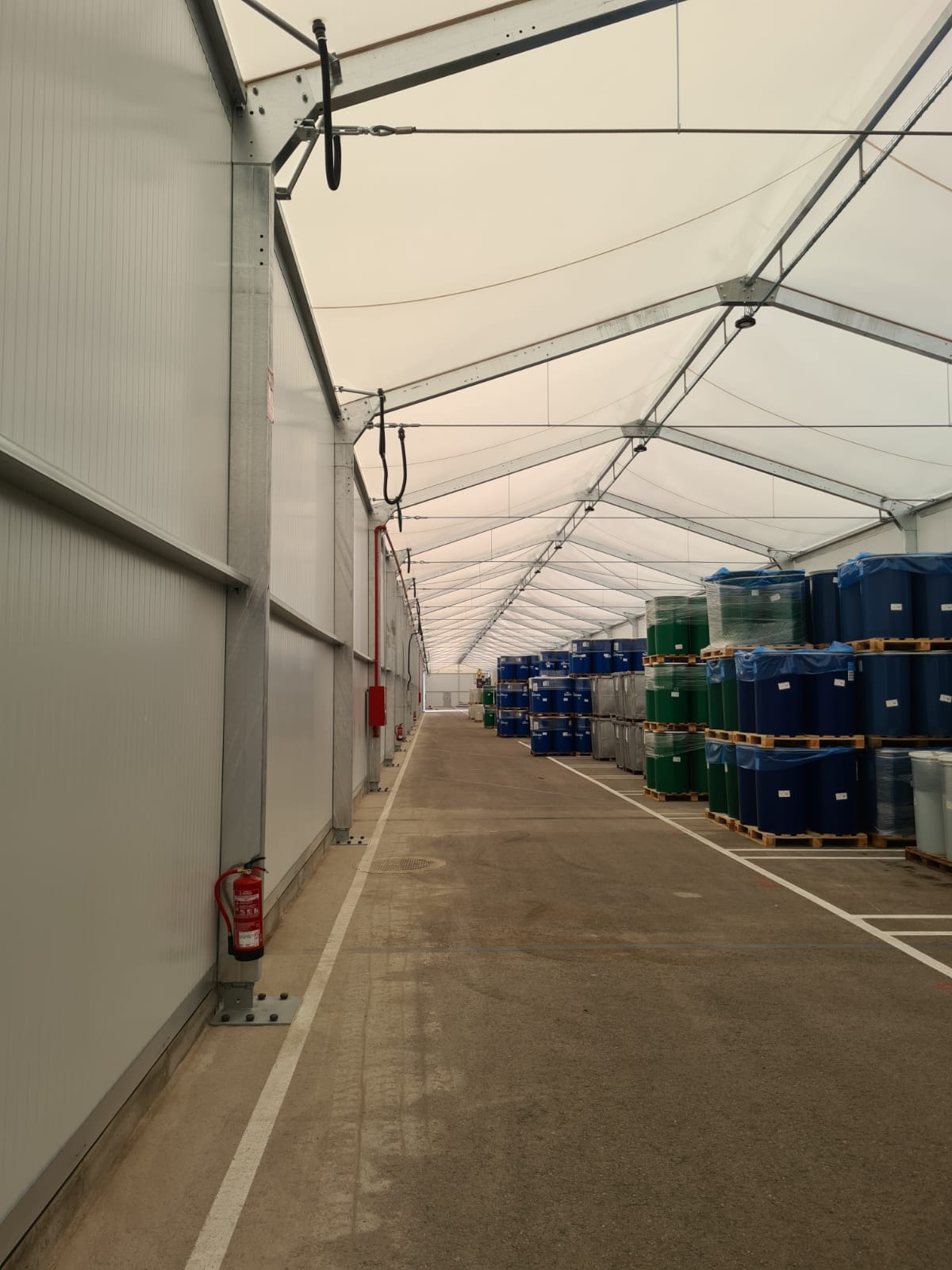 Entrepôt agroalimentaire dans un bâtiment démontable