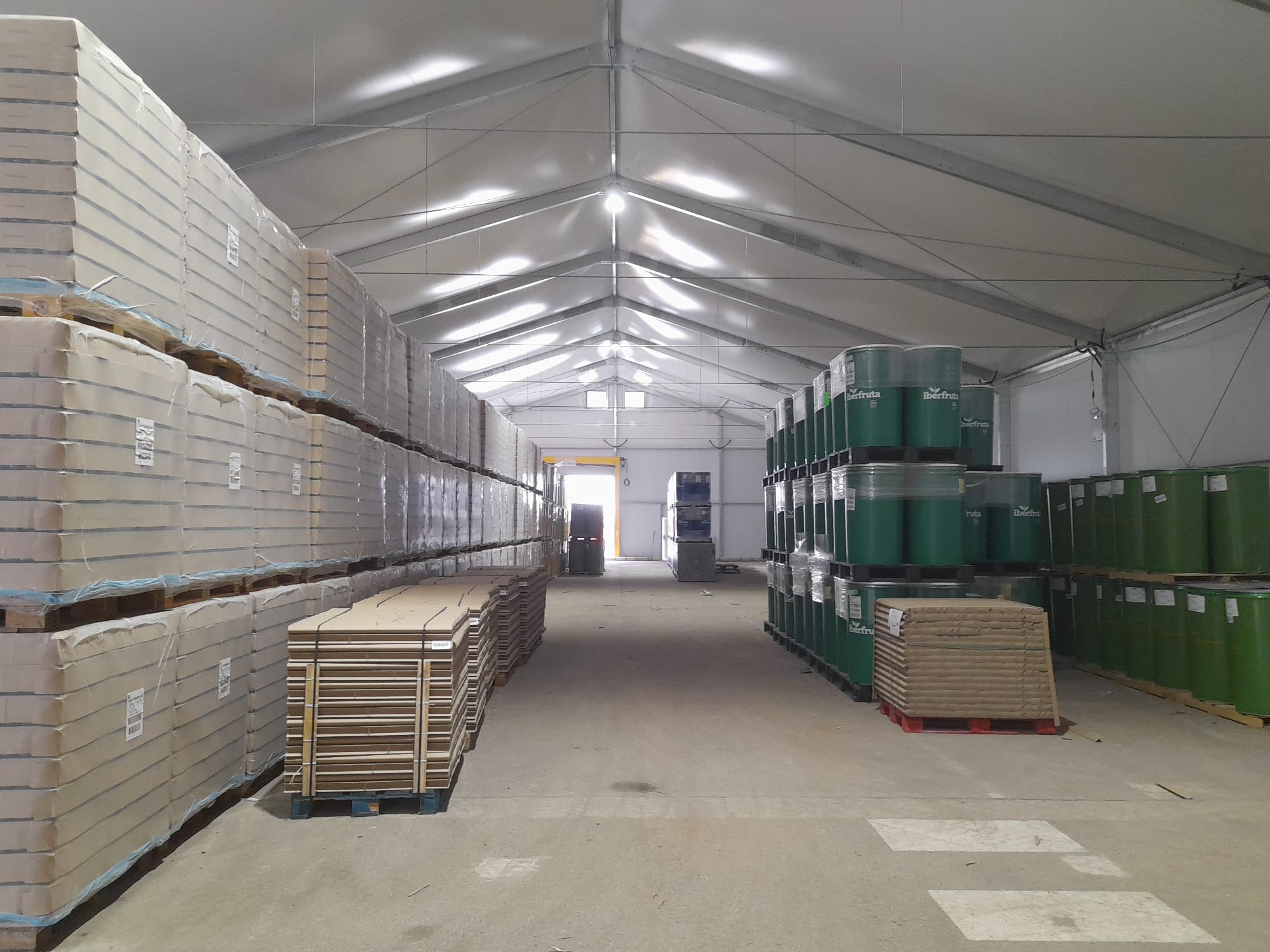 Bâtiment préfabriqué à espace ouvert ou compartimenté