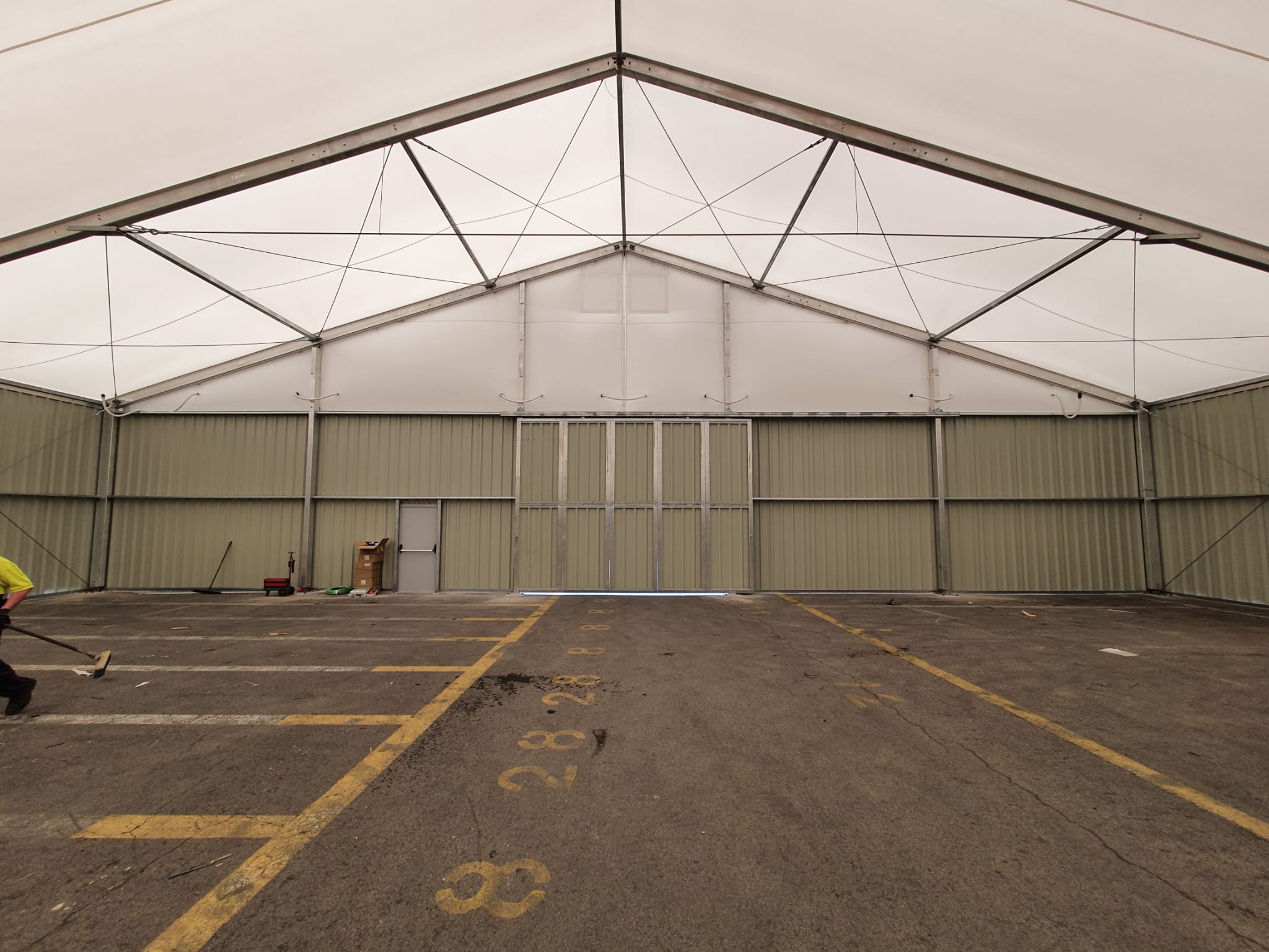 Bâtiment préfabriqué à espace ouvert ou compartimenté