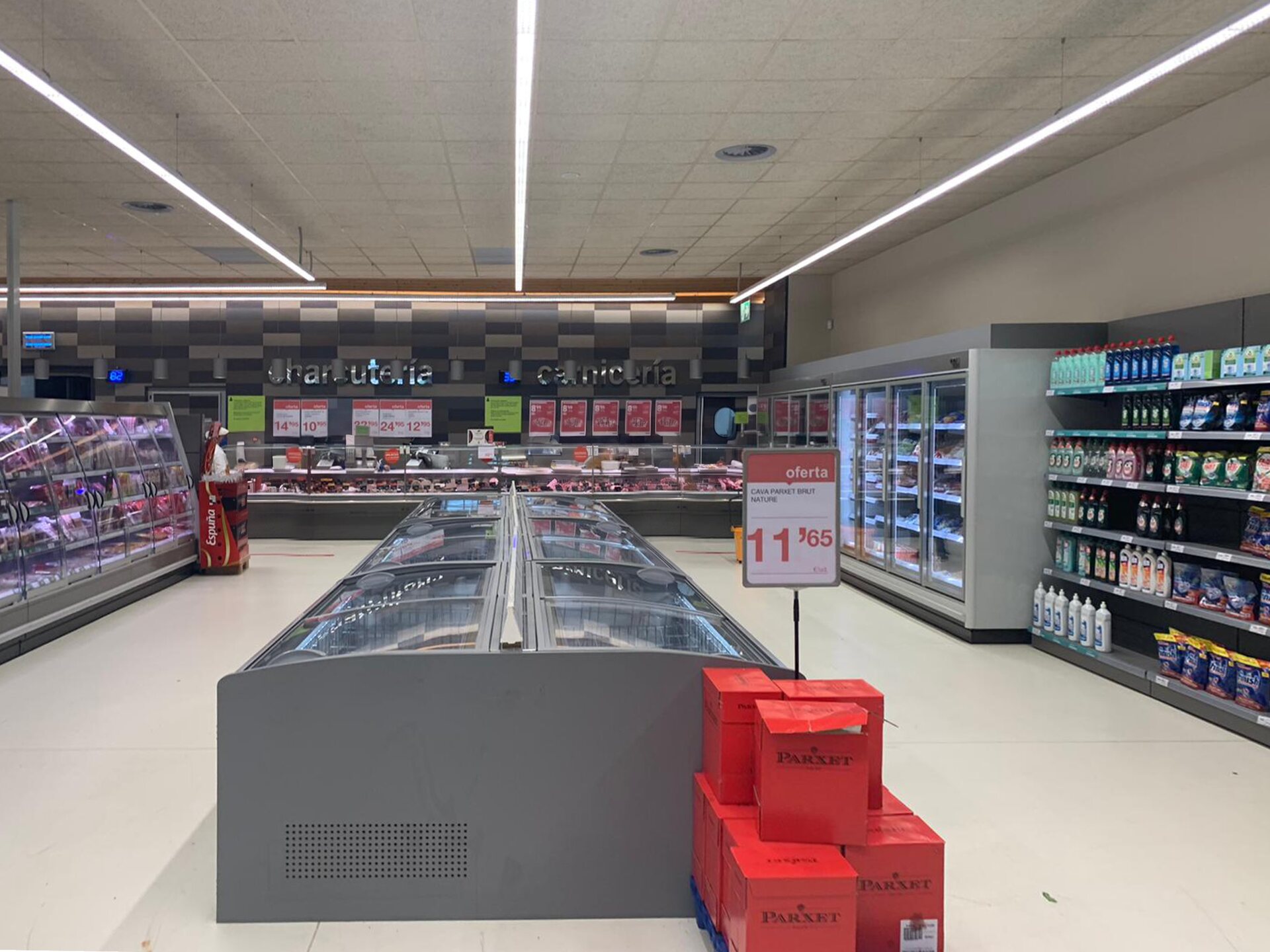 Espace commercial intérieur dans un supermarché préfabriqué