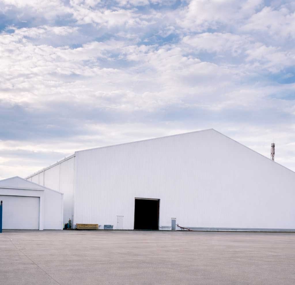 Tentes industrielles pour stockage : usages et applications