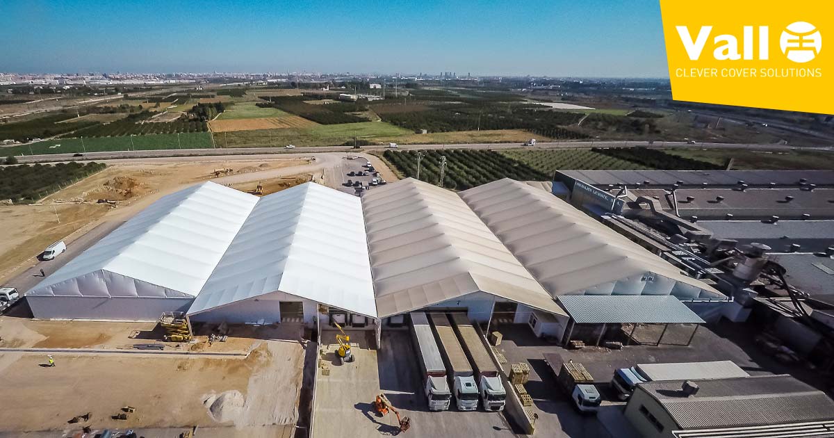 Hangar modulaire AluSpace en Espagne vu de l'extérieur