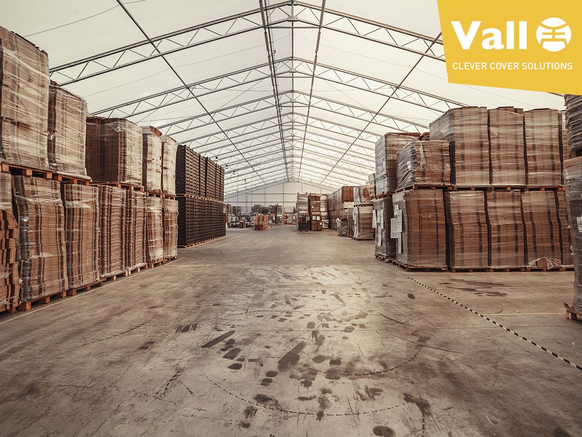 entrepôt industriels de stockage de carton et de papier